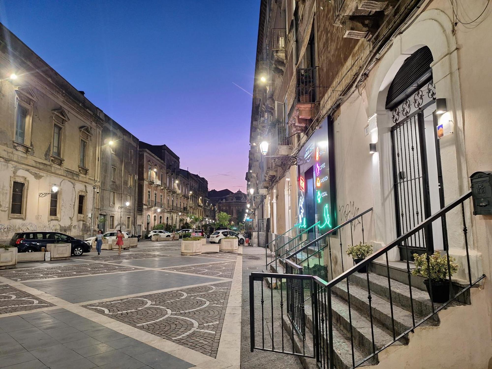 Casa Vacanze Al Teatro Catânia Exterior foto