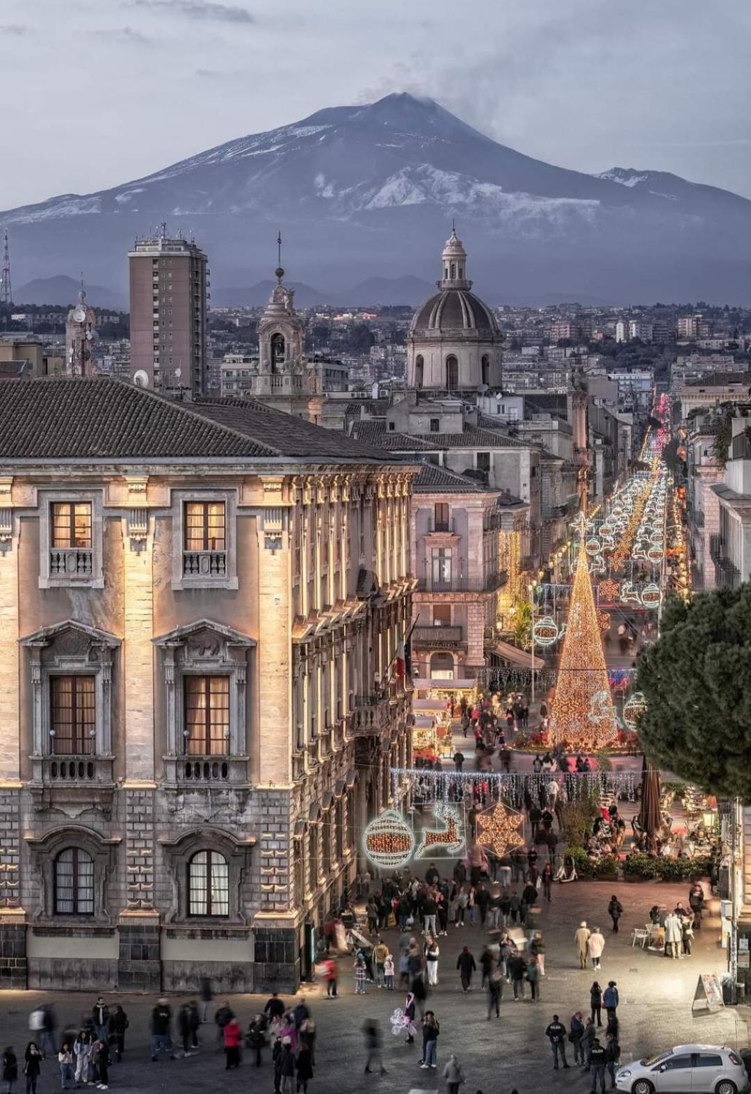 Casa Vacanze Al Teatro Catânia Exterior foto