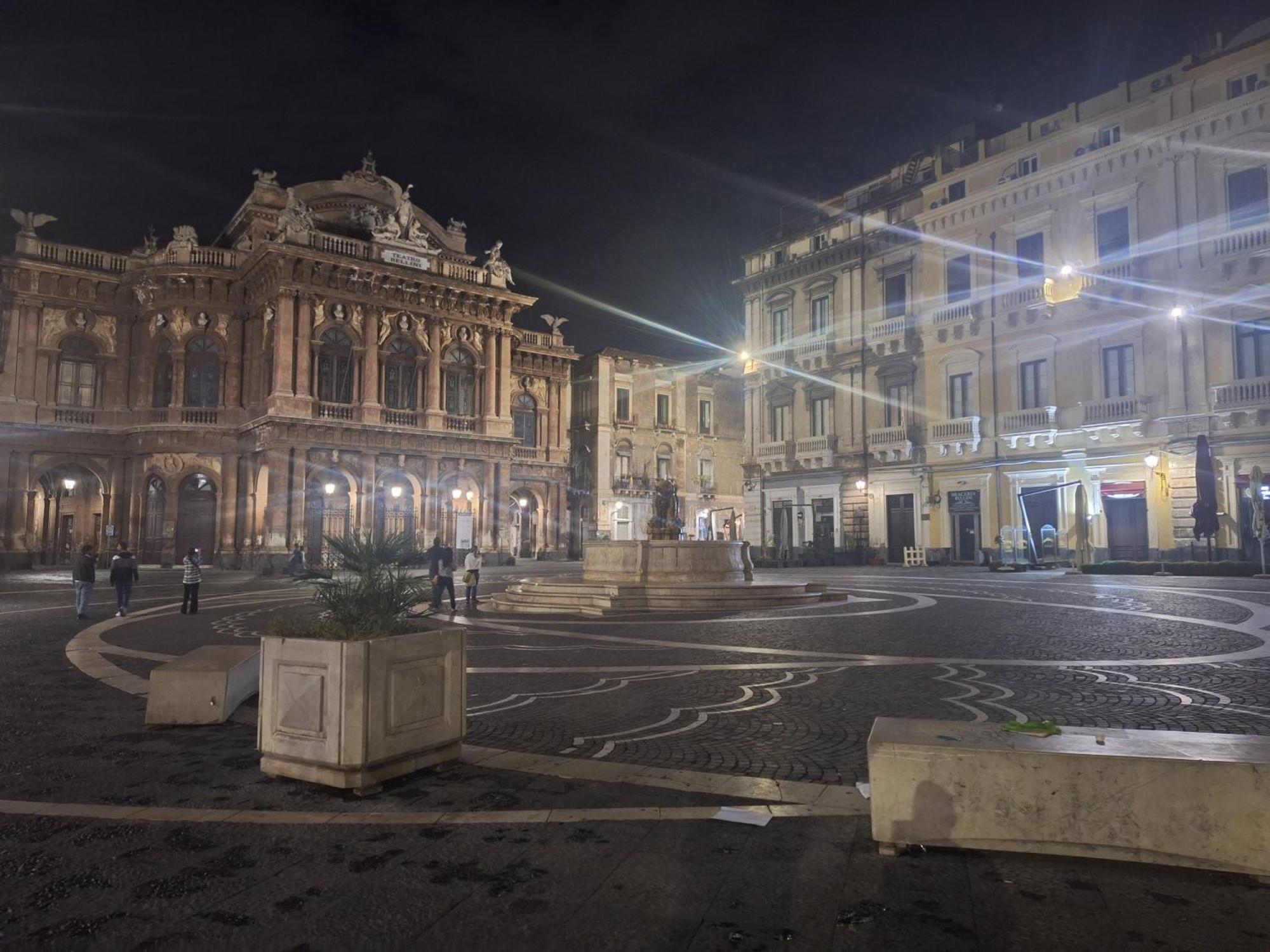 Casa Vacanze Al Teatro Catânia Exterior foto